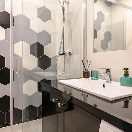 Apartwro - Przestronny Apartament Z Tarasem 5 Min Od Rynku Garaz Projektor Апартаменты *