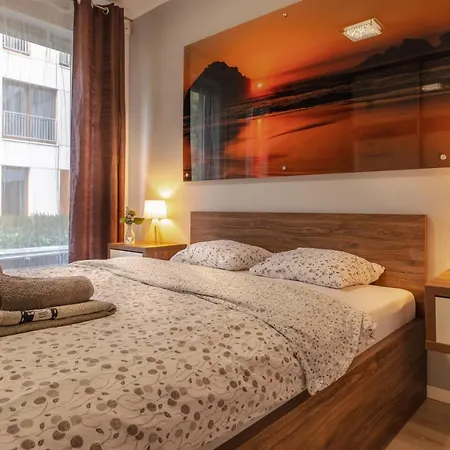 Apartwro - Przestronny Apartament Z Tarasem 5 Min Od Rynku Garaz Projektor Апартаменты